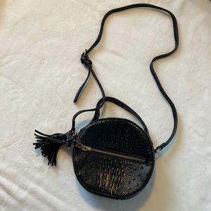 Round shape black bag